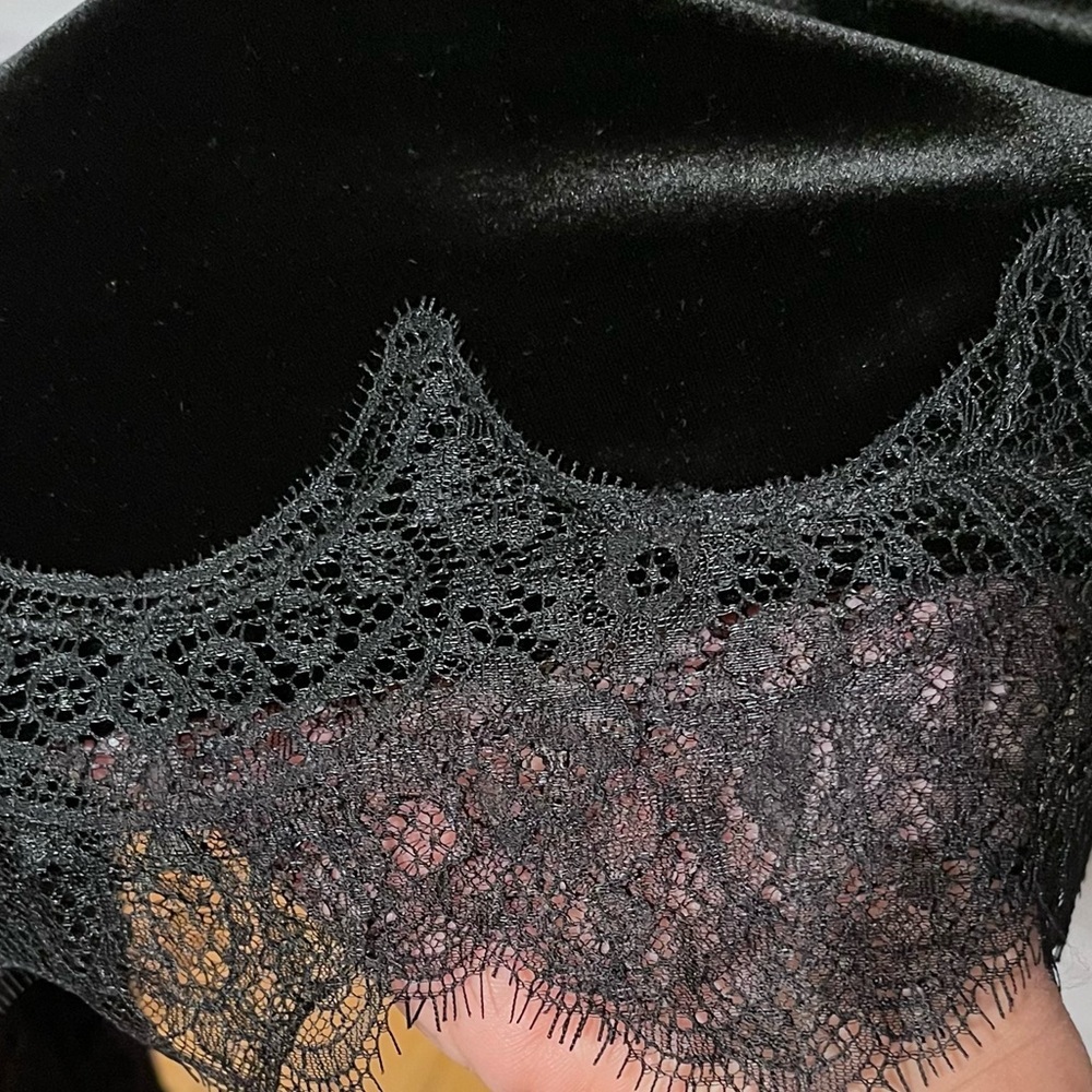 TREND NEW ! ZARA VIRAL VELVET LACE DRESS 
🚨FIRM PRICE NO DISCOUNT ON THIS DRESS - Picture 8 of 15